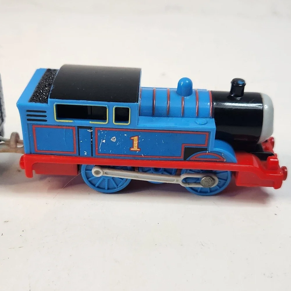 Thomas The Train Trackmaster Motorized Engine Cargo Car 2009 Mattel Works PVC
